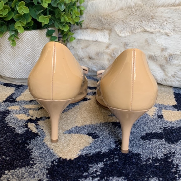 Salvatore Ferragamo NUDE Carla Patent leather with Bow Pumps - Picture 5 of 7